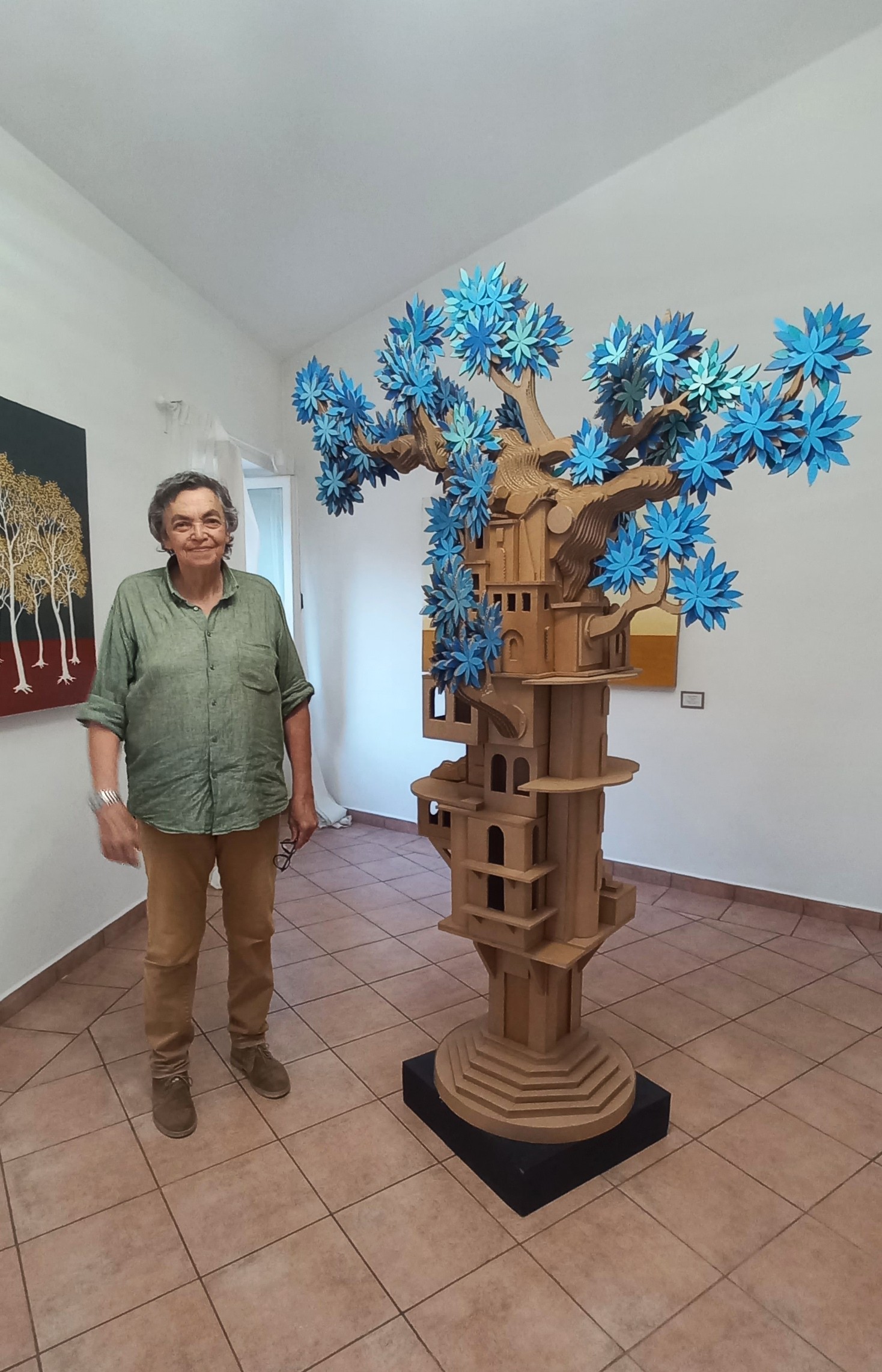 “Radici”, in mostra il nuovo ciclo di opere di Sergio Gotti dedicato agli alberi. L’intervista
